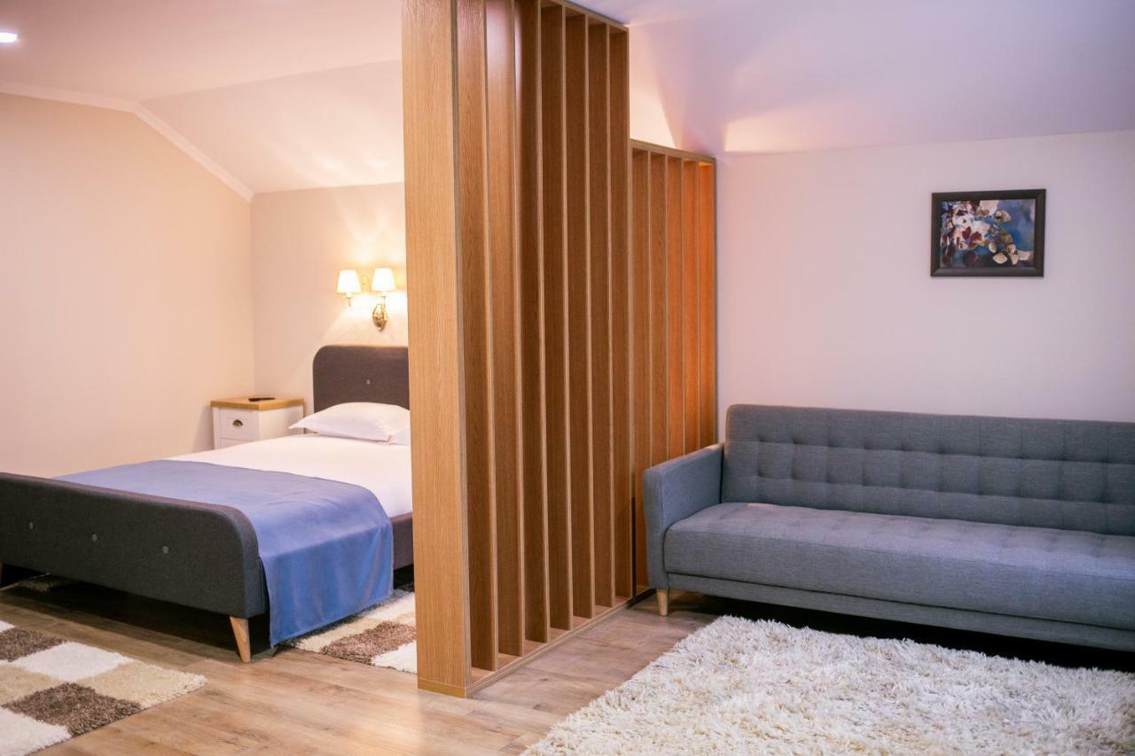 Casa Claudia Hotel Sangeorgiu de Padure Buitenkant foto